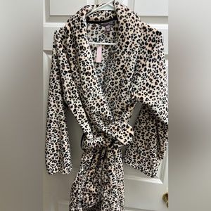 Brand New with tags Victoria’s Secret Robe XS leopard print